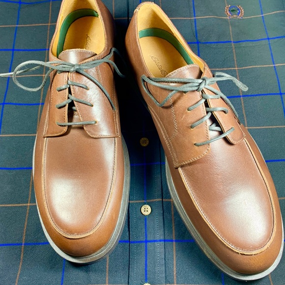 NEW Eddie Bauer Brown  Derby Shoe, 10.5 Wide - Picture 7 of 8